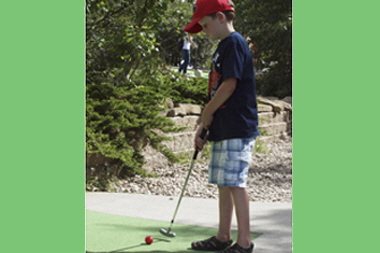 Miniature_Golf_Party_38